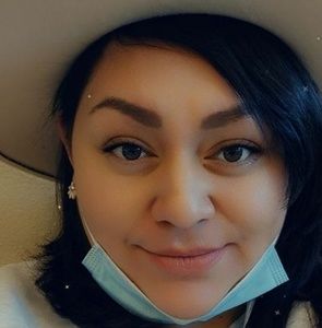 Meet your Posher, Esperanza